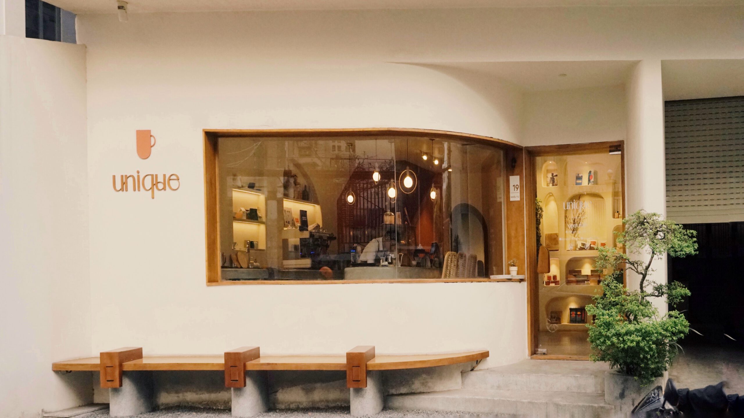 Quán cà phê phong cách Nhật Bản giữa lòng Sài Gòn