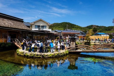 Làng cổ Oshino Hakkai Nhật Bản 